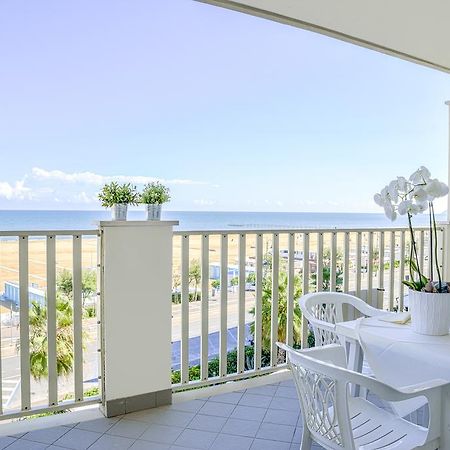 Residence A-More Ρίμινι Εξωτερικό φωτογραφία
