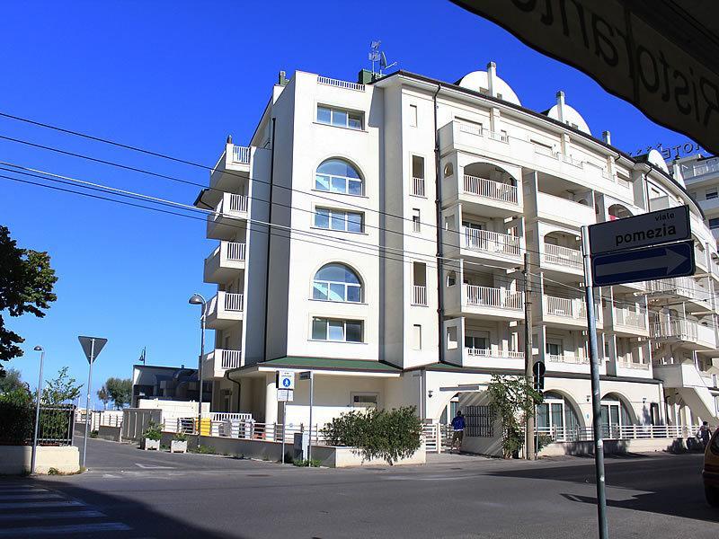 Residence A-More Ρίμινι Εξωτερικό φωτογραφία