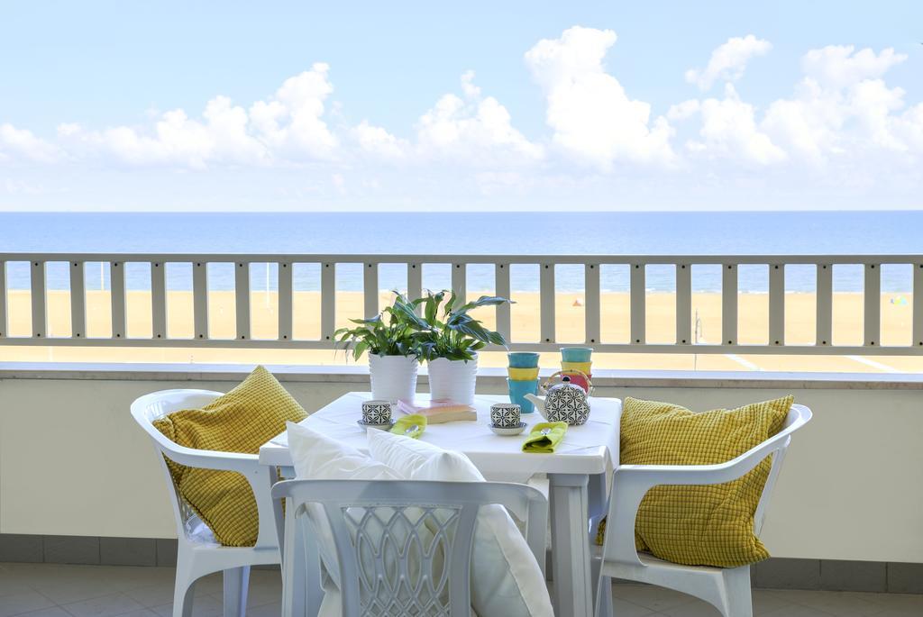Residence A-More Ρίμινι Εξωτερικό φωτογραφία