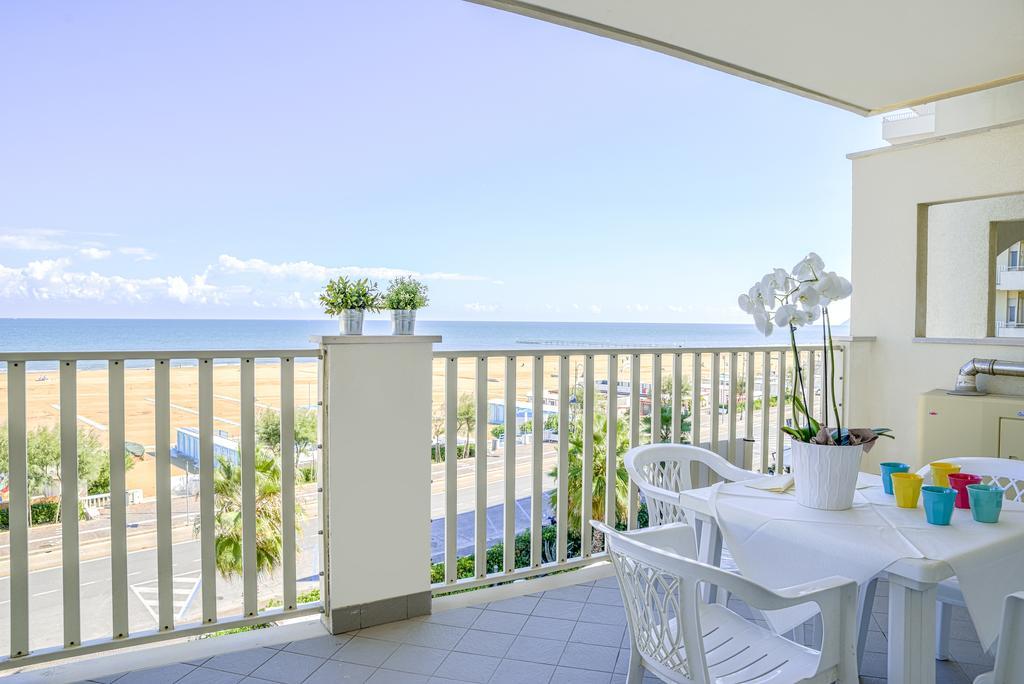 Residence A-More Ρίμινι Εξωτερικό φωτογραφία