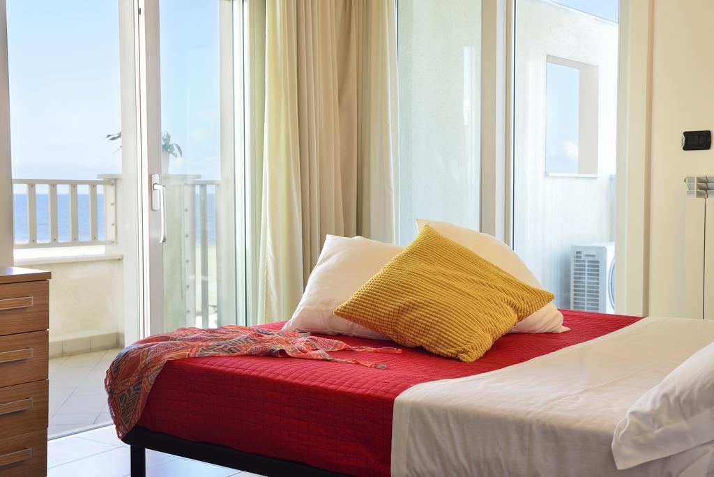 Residence A-More Ρίμινι Εξωτερικό φωτογραφία