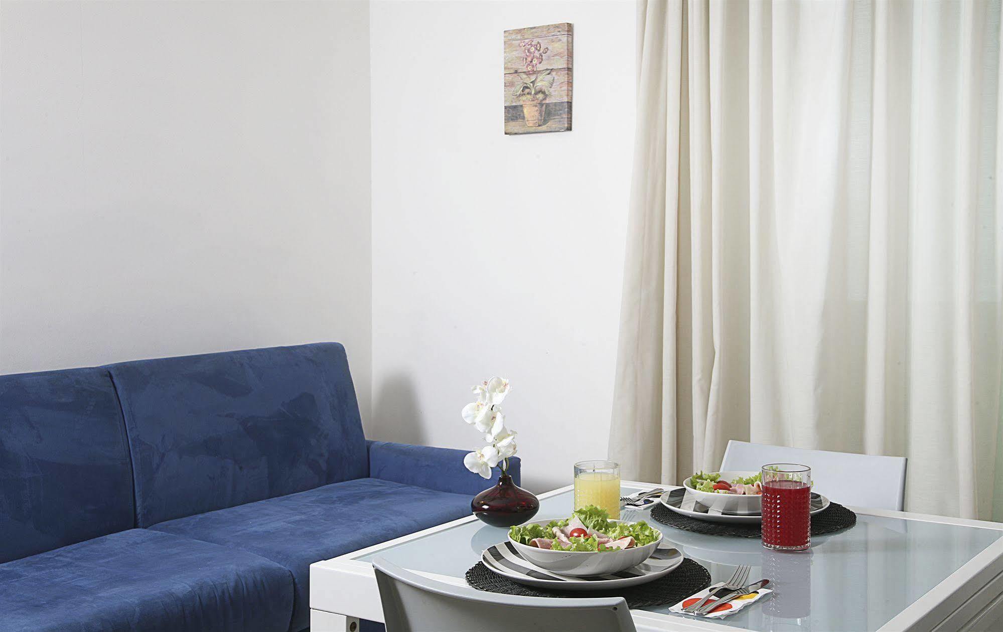 Residence A-More Ρίμινι Εξωτερικό φωτογραφία